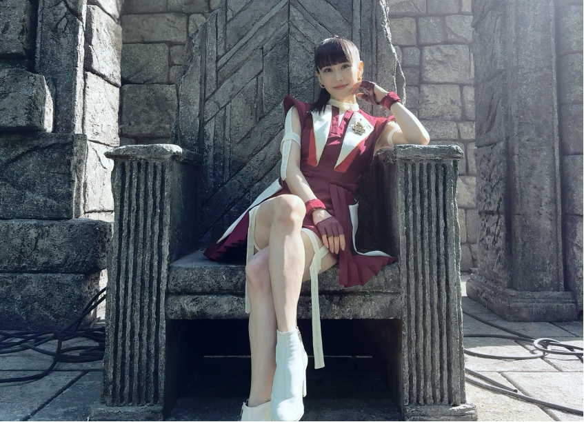 椅子に座るあ~ちゃん