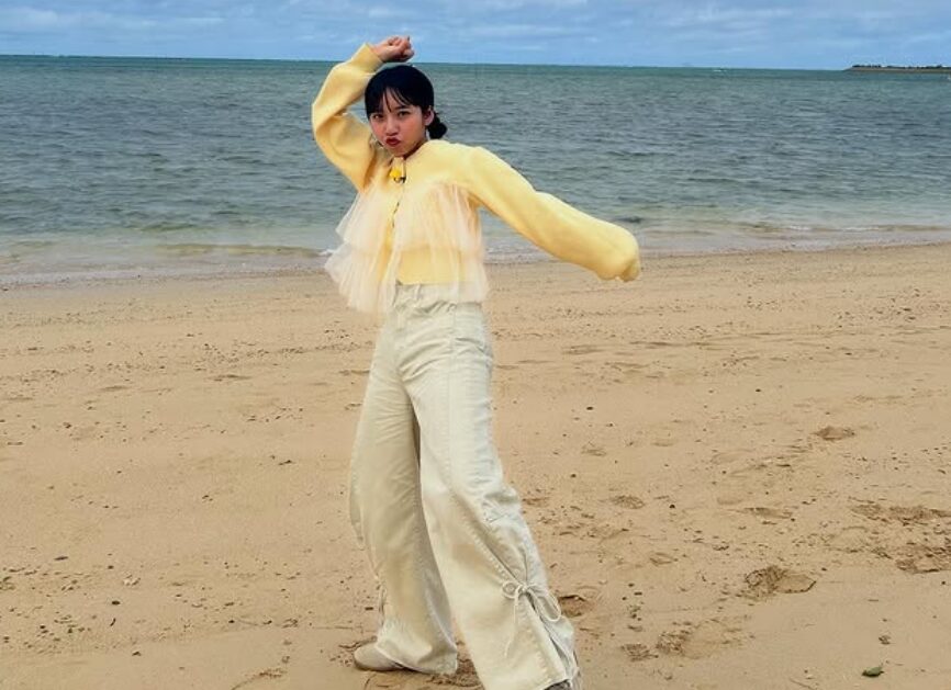 山之内すず 海辺