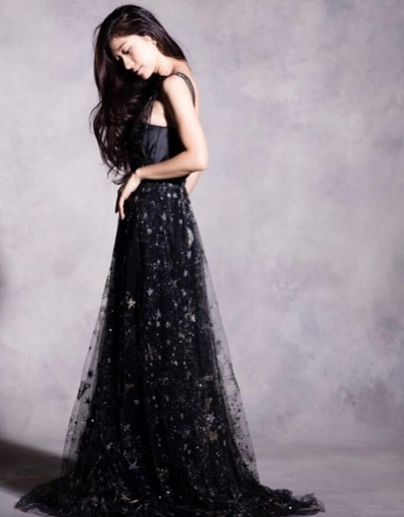 篠原涼子 ドレスアップ